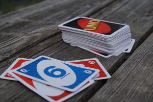 Uno card game