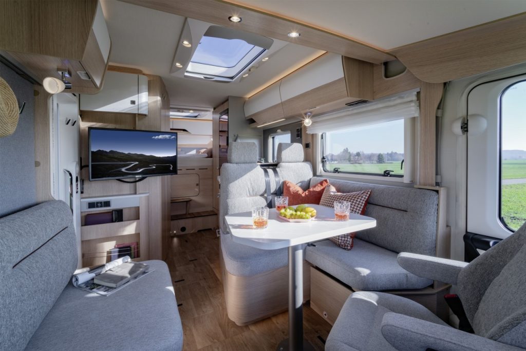 HYMER B-Class ModernComfort T 550 Lounge Area