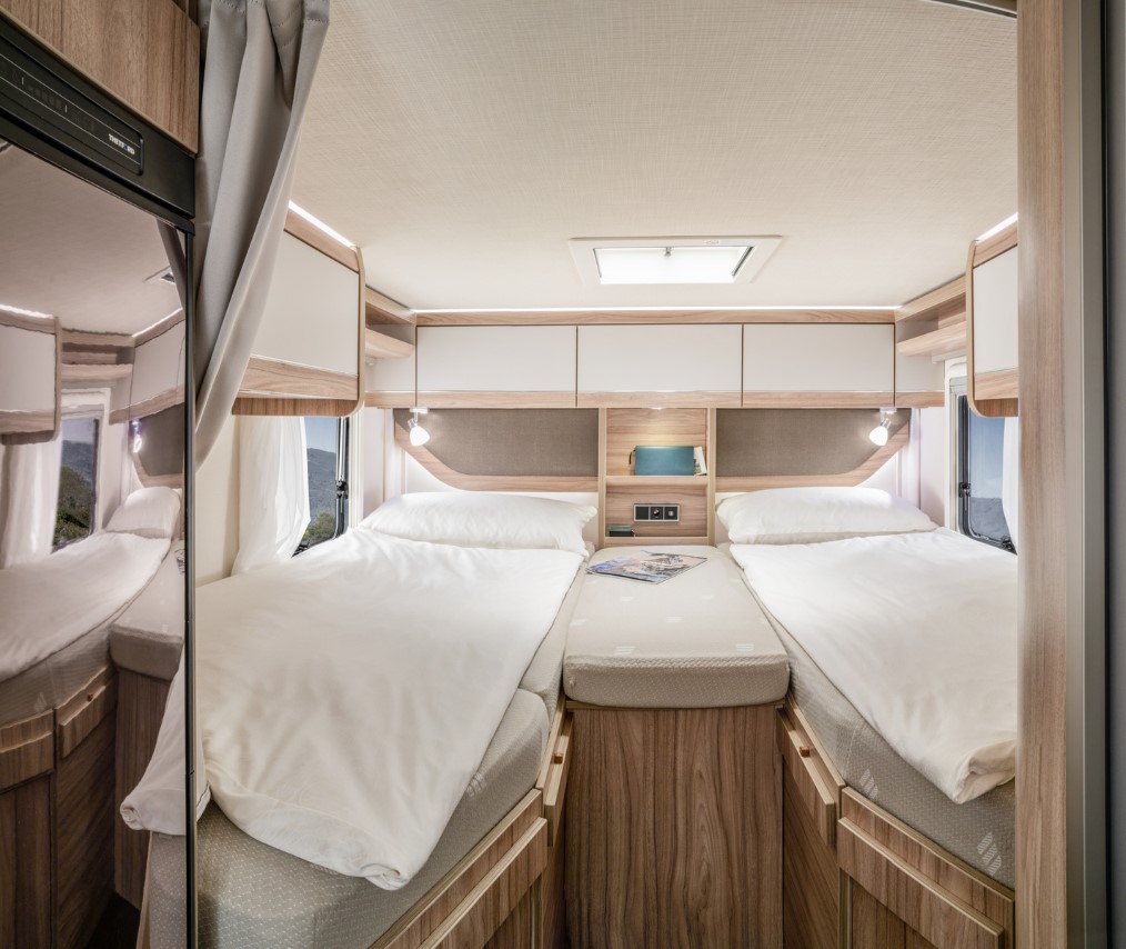 HYMER ML-T 570 4x4 CrossOver Bedroom