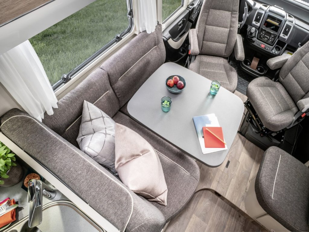 HYMER Exsis-i 678 lounge Area and dining table
