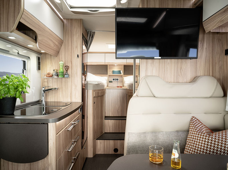HYMER ML-T 560 lounge table and cockpit