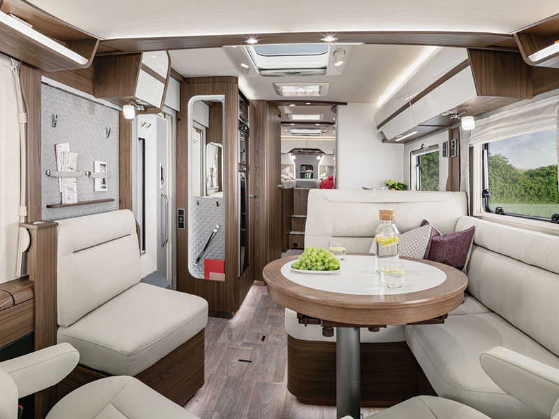 HYMER B-Class Masterline BML-I 880 lounge and corridor view