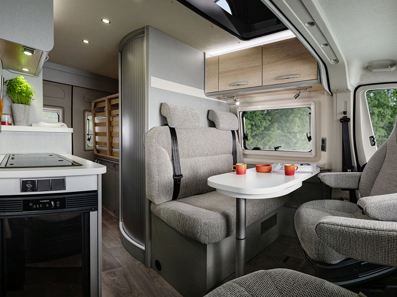 Camper Van Free 540 Lounge and table