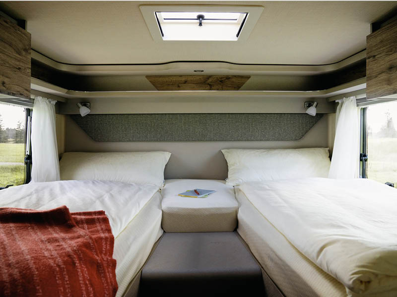 HYMER Exsis-i Rear Single Beds