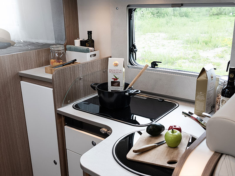 Carado T 338 kitchen and appliances