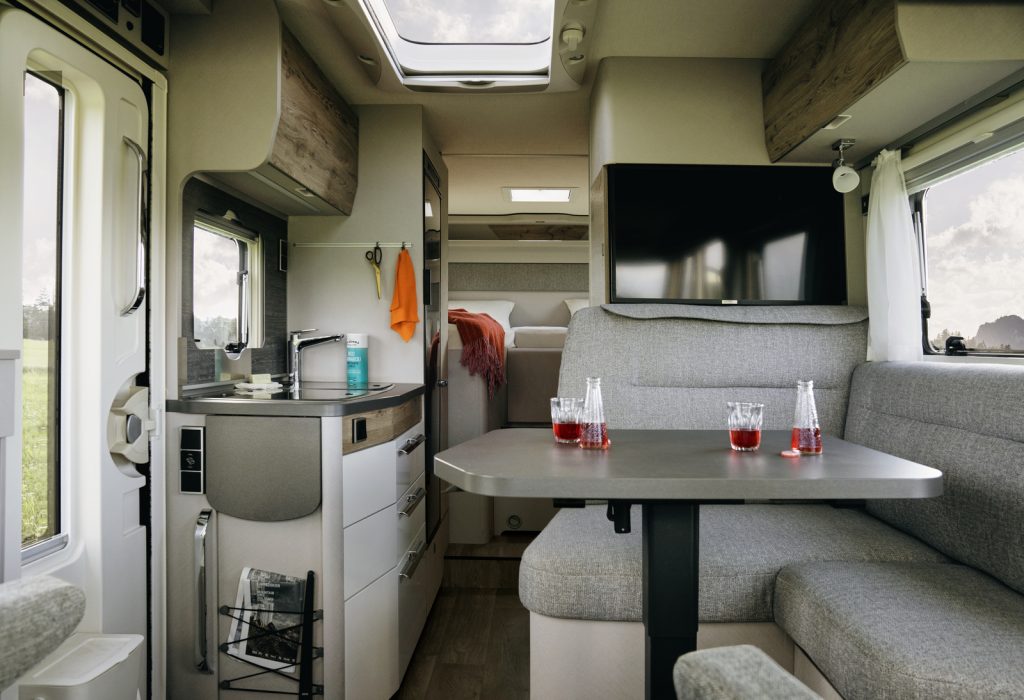 HYMER Exsis-i 580 Lounge area